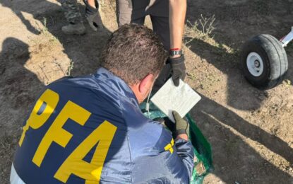 Golpe al narcotráfico en Santa Fe: desmantelan una red con ayuda de la DEA y secuestran 400 kilos de cocaína que llegaron en avioneta