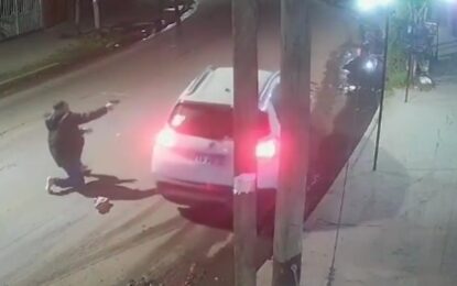 Conurbano violento: lo bajan del auto con un arma en la cabeza para robarlo, pero era policía y los repelió a tiros