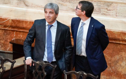 Otro «hachazo» al gasto: el Gobierno recortó casi 6% las partidas en abril tras la caída de la recaudación