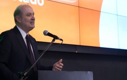 “El derecho de propiedad defiende al productor»: Federico Sturzenegger respaldó el proyecto oficial sobre el uso propio de semillas