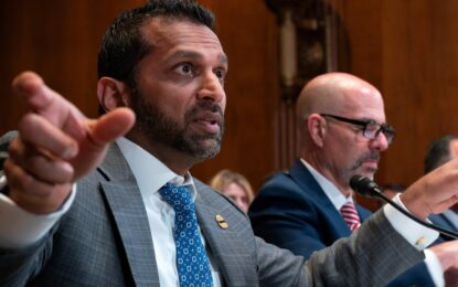 En una sesión escandalosa en el Senado de Estados Unidos, el director del FBI negó las acusaciones de consumo excesivo de alcohol