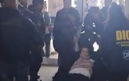 Salta: gritos, forcejeos y polémica por un hisopado en el caso del doble crimen de las turistas francesas