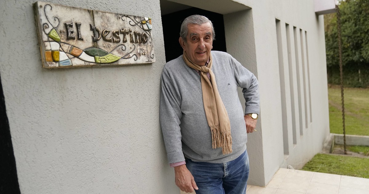 “si-no-es-ahora,-¿cuando-voy-a-ver-a-belgrano-campeon?”:-el-sueno-del-negro-alvarez-de-dar-la-primera-vuelta-olimpica-con-su-nieto-ignacio