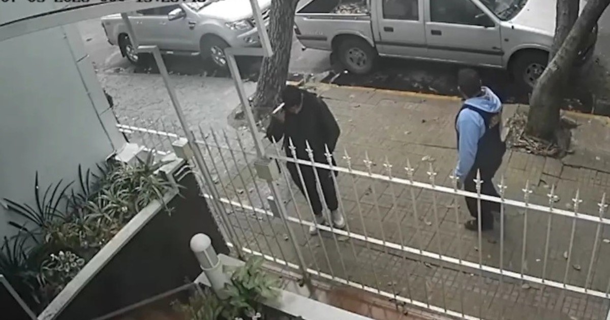 investigan-a-falsos-policias-que-intentan-entrar-en-casas-a-pocos-metros-de-la-gobernacion-en-la-plata