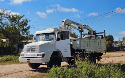 Barranqueras: El municipio inicia un nuevo plan de mantenimiento vial en los barrios