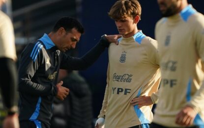 Empezó la “exigencia” de Scaloni con buenas noticias: Nico Paz, Montiel y Molina se entrenaron a la par en la Selección Argentina