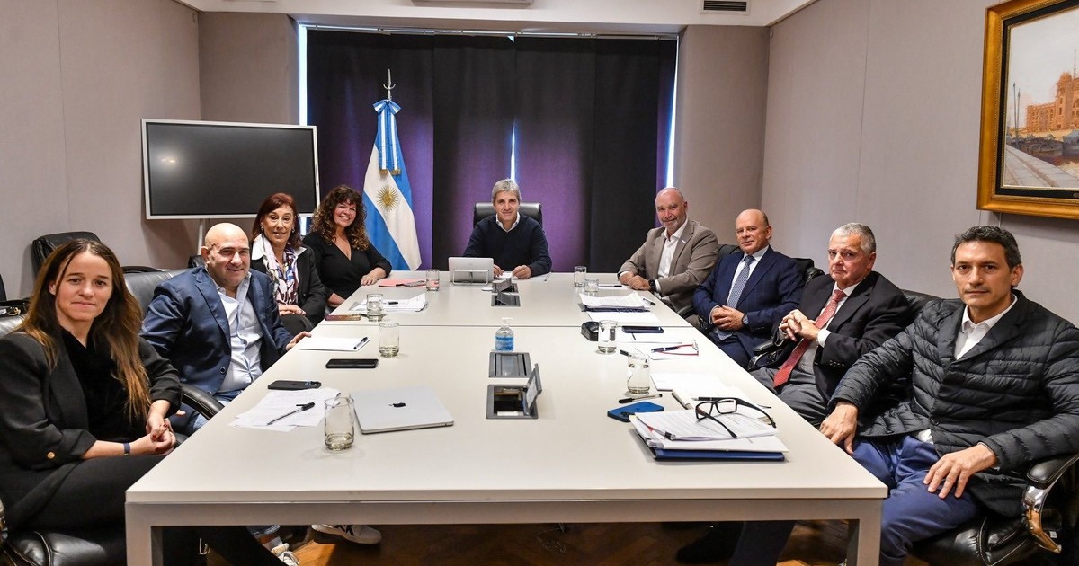 dolares-del-colchon:-las-10-claves-del-nuevo-proyecto-de-inocencia-fiscal