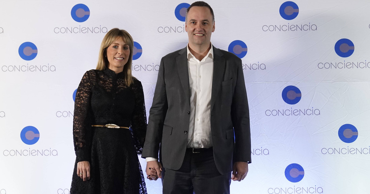 antes-de-presentar-su-declaracion-jurada,-manuel-adorni-y-su-esposa-pidieron-adherir-al-regimen-simplificado-de-ganancias-de-la-ley-de-inocencia-fiscal