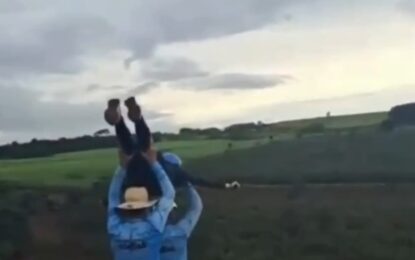 Tragedia en el bungee jumping: una joven fue arrojada sin cuerdas al vacío y murió por los golpes que sufrió en la caída