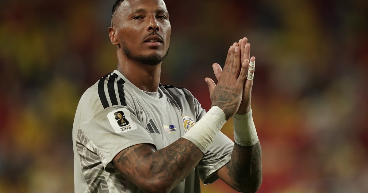 eloy-room,-el-arquero-record-de-curazao:-15-atajadas-ante-ecuador-en-el-mundial-y-el-recuerdo-de-la-camiseta-de-messi