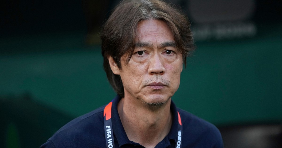 el-martirio-del-dt-de-corea-del-sur,-tras-la-eliminacion-del-mundial:-volvio-al-pais-escondido,-el-presidente-lo-insulto-y-los-medios-lo-tratan-como-a-un-delincuente