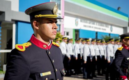 Compromiso y renovación: Aspirantes a las fuerzas de seguridad juraron lealtad a la Bandera
