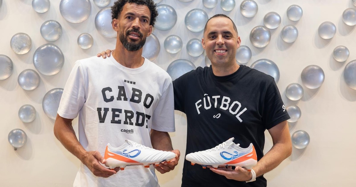 vozinha,-el-arquero-heroe-de-cabo-verde,-jugara-contra-la-seleccion-con-botines-creados-por-un-argentino