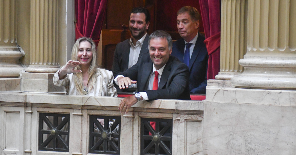 dolares-en-efectivo,-una-herencia-millonaria-y-propiedades:-que-declaran-en-sus-patrimonios-santilli-y-los-otros-jefes-del-gabinete-tras-el-escandalo-adorni