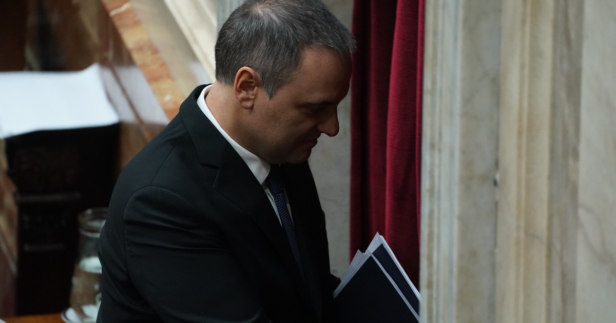 adorni-sigue-con-custodia-oficial-sin-ser-funcionario-y-en-el-gobierno-afirman-que-es-«por-motivos-de-seguridad»