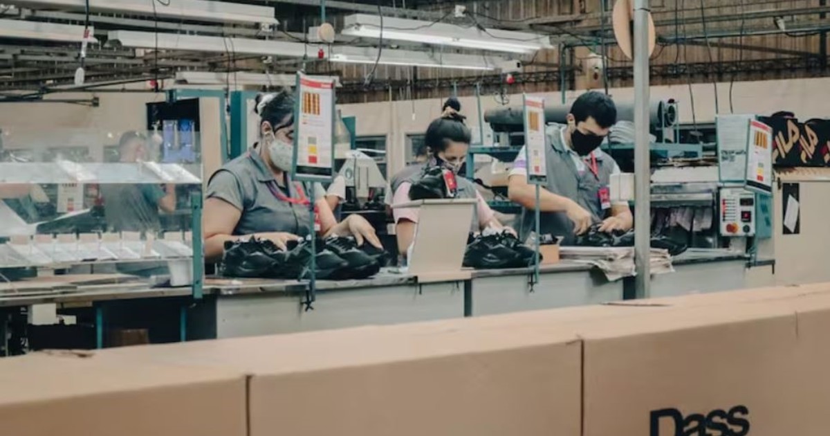 el-fabricante-de-zapatillas-dass-cierra-su-ultima-planta-en-la-argentina:-despedira-a-150-personas-e-importara-desde-brasil
