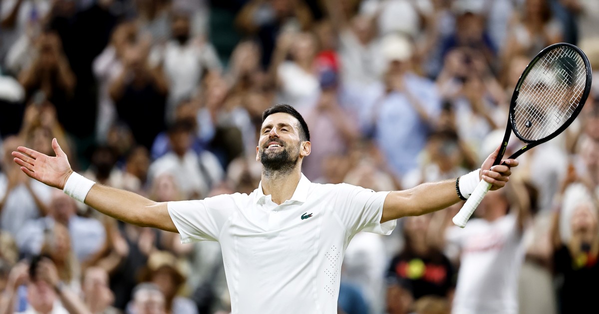 novak-djokovic,-leyenda-a-la-misma-hora-que-messi:-jugo-el-partido-mas-largo-de-su-vida-en-wimbledon-y-paso-a-semis