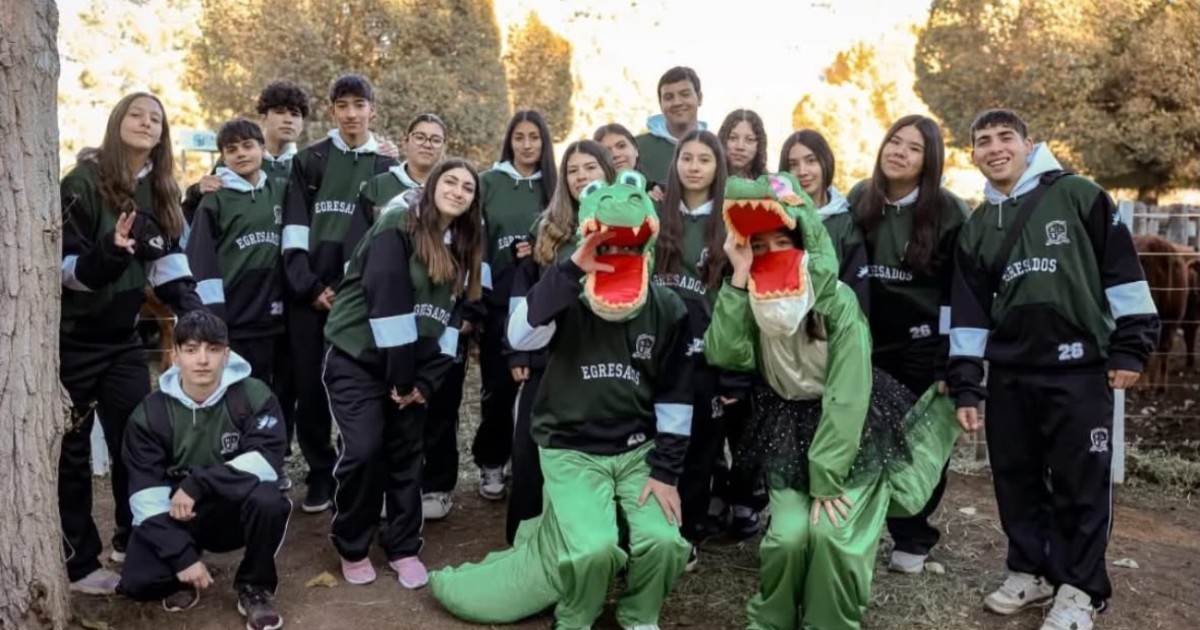 estudiantes-argentinos-fueron-reconocidos-en-un-concurso-internacional-por-una-idea-sustentable:-«estamos-orgullosos-y-queremos-embellecer-el-parque-de-nuestro-pueblo-con-conciencia-ecologica»