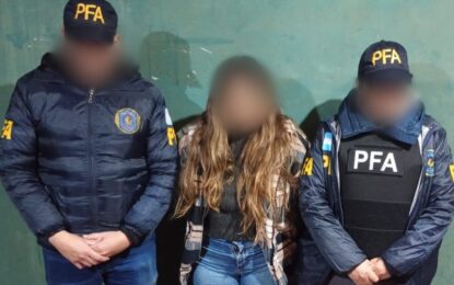 El viaje que despertó sospechas en Ezeiza y terminó con una mujer detenida por reclutar argentinos para combatir en Ucrania