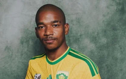 Luto en el fútbol sudafricano: falleció el mediocampista Jayden Adams a los 25 años