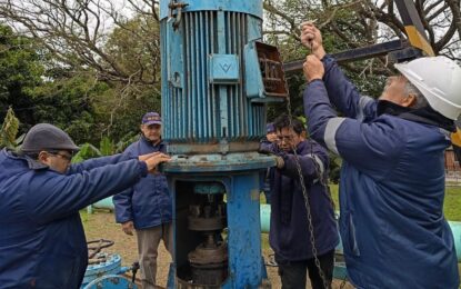 Barranqueras: Sameep trabaja en la reparación de una bomba para normalizar el servicio