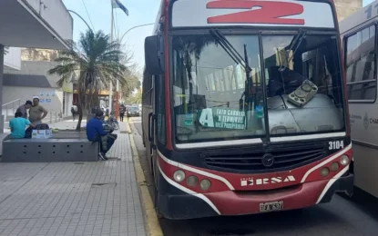 Vecinos del barrio Carpincho Macho reclamaron respuestas al gobierno provincial por la falta de transporte público