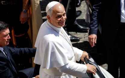 Piqueteros quieren llevar al Papa a una villa y podría haber un encuentro con empresarios y sindicalistas