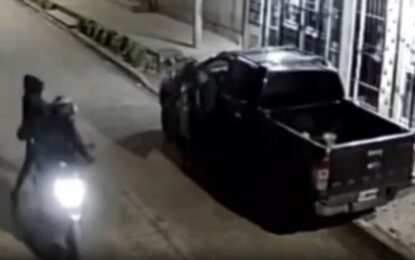 Mataron a un hombre cuando bajaba de su camioneta en Lomas de Zamora: el video del ataque