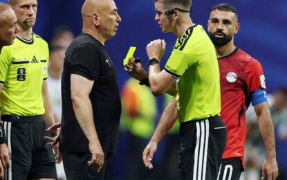 Escándalo con el técnico de Egipto que enfrentó a la Argentina en el Mundial: terminó desmayado mientras se peleaban sus dos esposas