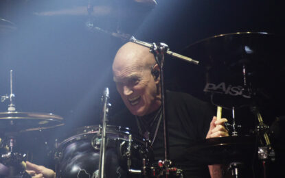 El histórico baterista de AC/DC Chris Slade anunció su retiro de los escenarios a los 79 años: el motivo