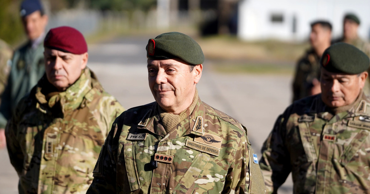 conflicto-por-el-estrecho-de-magallanes:-el-ministro-de-defensa-presti-llamo-a-su-par-chileno,-se-disculpo-por-la-«confusion-y-desprolijidad»-y-zanjo-la-polemica
