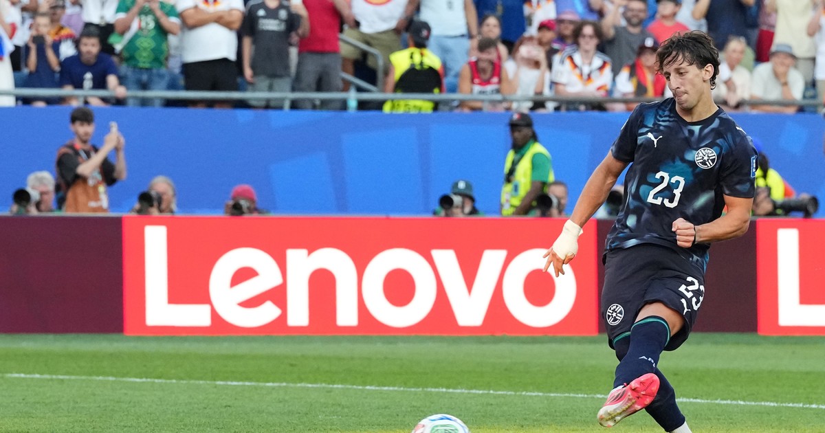 dos-de-los-jugadores-colgados-en-el-«container»-se-burlaron-tras-la-eliminacion-de-river-de-la-copa-sudamericana