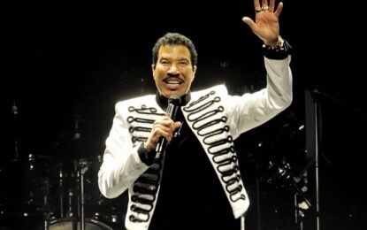 Lionel Richie fue internado en terapia intensiva tras tener dificultades para terminar de pie un show