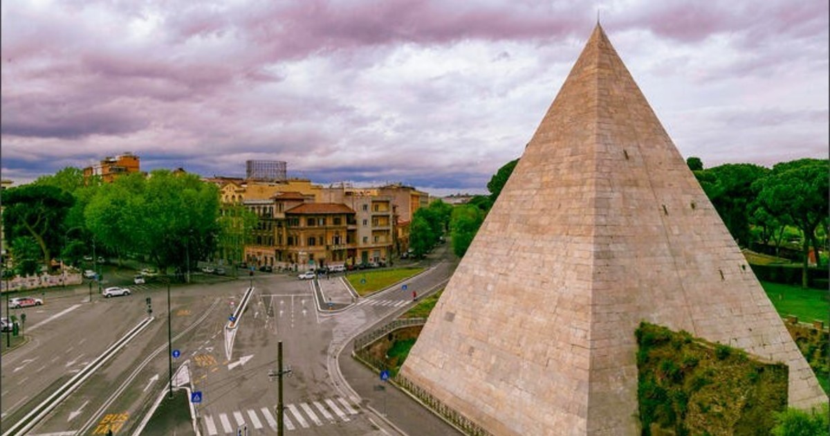 abrieron-en-roma-la-piramide-de-cestio,-construida-hace-mas-de-2000-anos