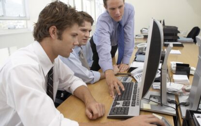 «Job hugging»: el temor a perder el trabajo tiene nombre y crece en la Argentina