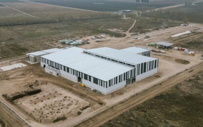 Luis Caputo celebró una inversión millonaria del principal grupo vitivinícola en una nueva bodega en Mendoza