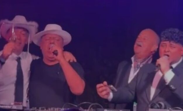 «Que de la mano de Chiqui Tapia…»: el desenfrenado festejo del presidente de la AFA en el casamiento de la hija de Pablo Toviggino