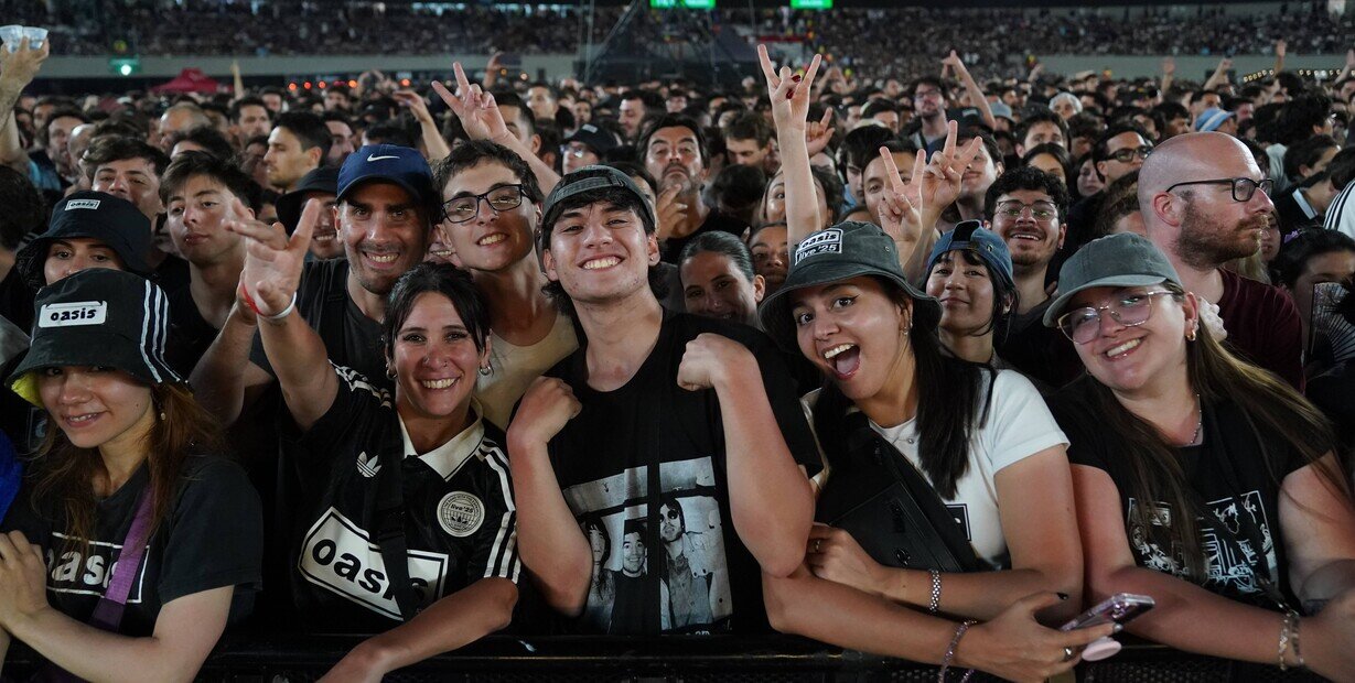Oasis y el público argentino: la foto de un show en River que ganó un premio internacional