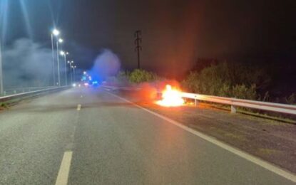 «Quédense con la moto, yo me voy»: le dio positivo el control de alcoholemia y prendió fuego el vehículo