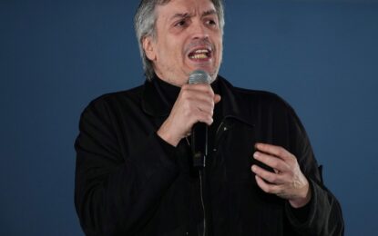 «Siguen intentando disciplinarnos»: el descargo de Máximo Kirchner tras ser demorado dos horas por la policía de San Luis