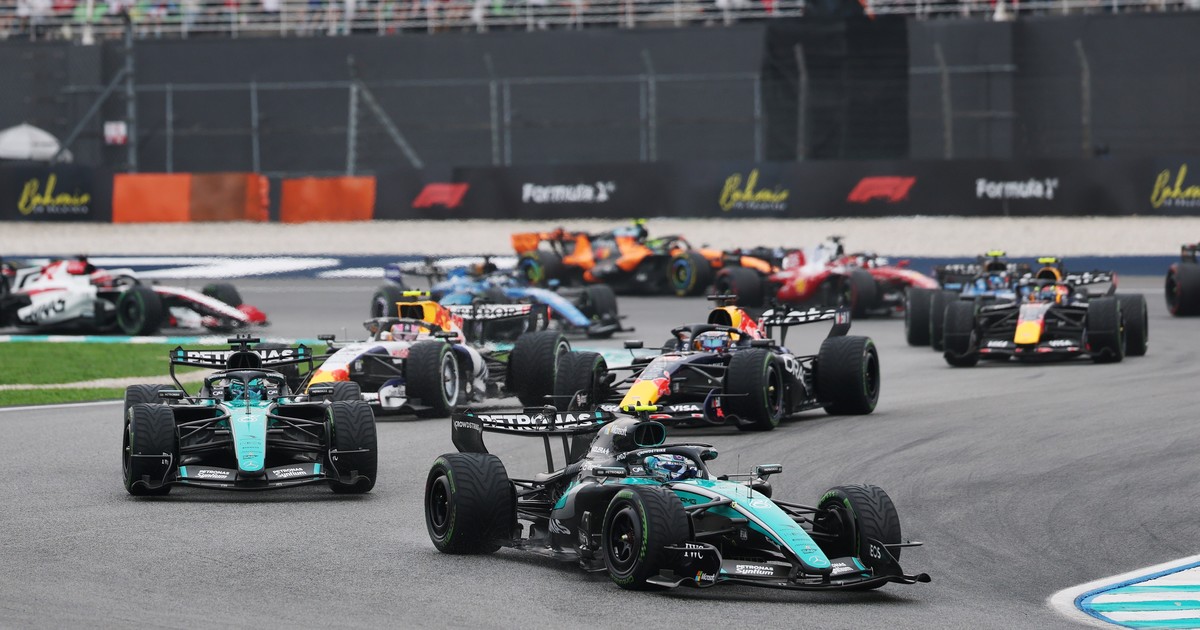 el-papelon-del-gp-formula-1-de-malasia:-un-insolito-error-informatico-paralizo-la-largada-y-desato-durisimas-criticas-de-los-pilotos