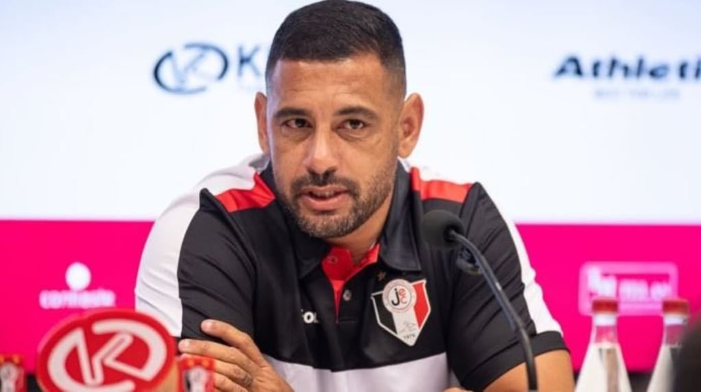 Diego Souza, el primer DT al que le cancelaron su licencia tras el escándalo que involucra al exjugador argentino Alejandro Mancuso