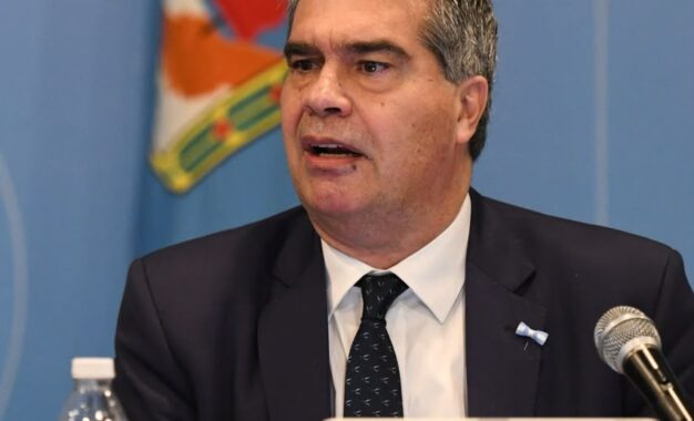 Capitanich propone unificar las elecciones nacionales y provinciales en 2027 y proyecta una enmienda constitucional