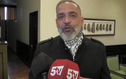 El estilista de las estrellas Leo Cosenza visitó Resistencia en el aniversario de CAMECH y recorrió el entramado empresarial chaqueño