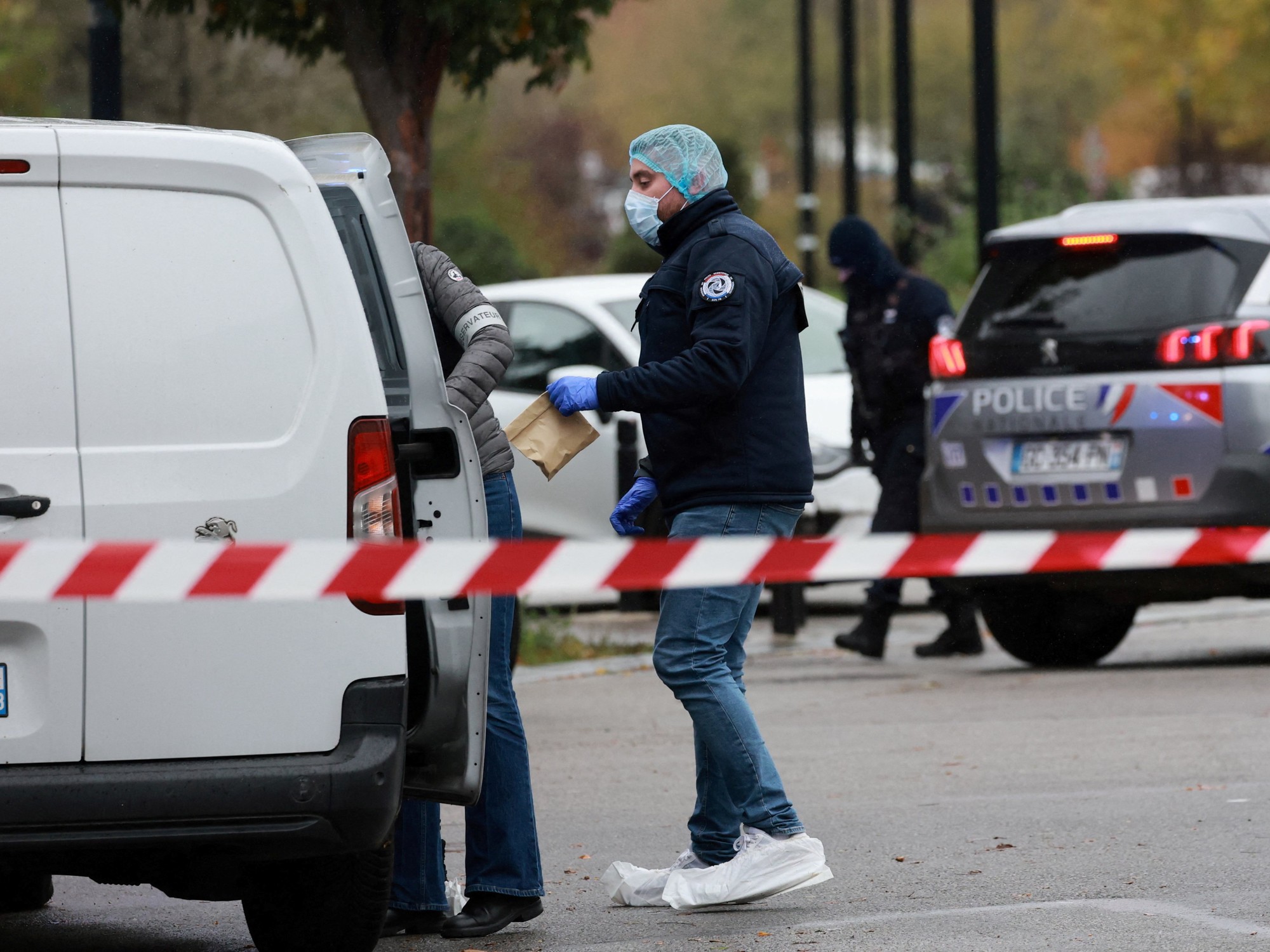 Un hombre dispara desde un auto en París: hay un muerto y cuatro heridos