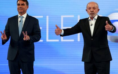 Lula y Flávio Bolsonaro cerraron la campaña con un debate parejo antes del balotaje en Brasil