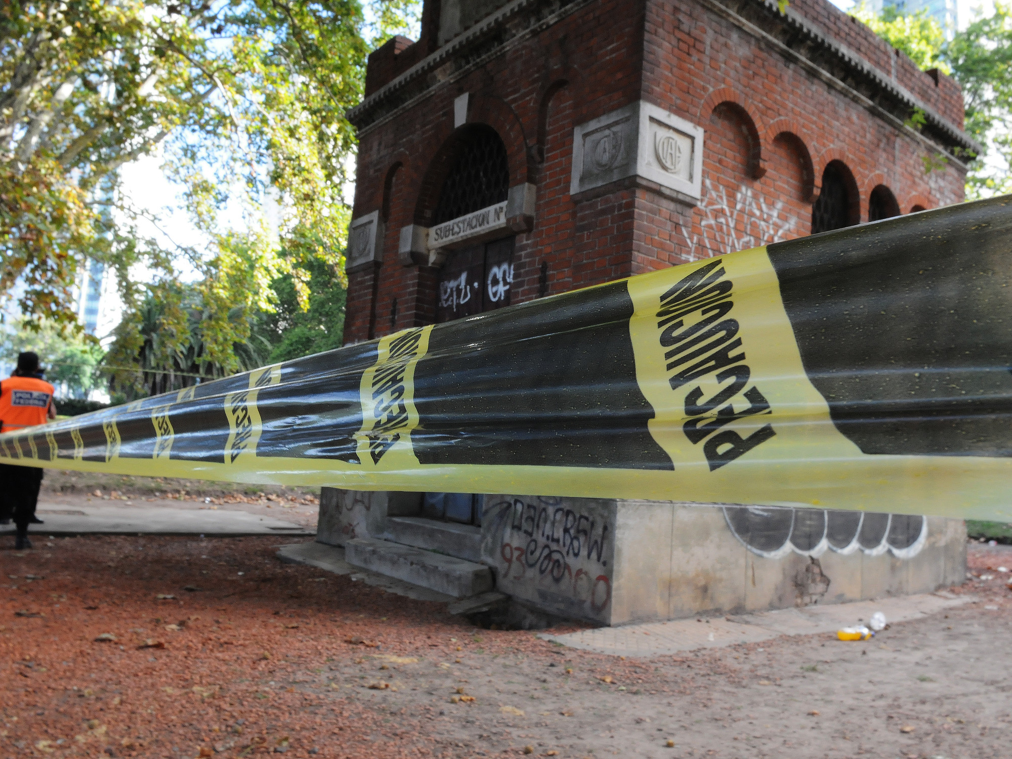 El cuerpo de la mujer quemada fue encontrado en un predio ubicado en Avenida de los Italianos y Parque Lynch, en Puerto Madero