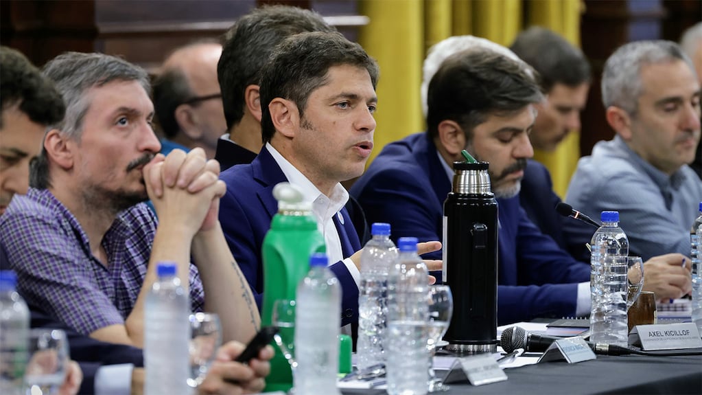 Máximo Kirchner, Axel Kicillof y Carlos Bianco.