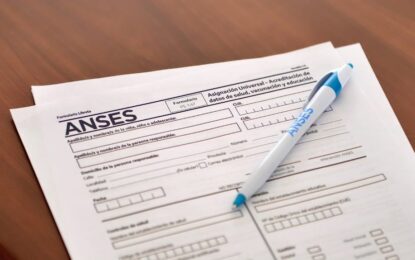 AUH: cómo es el nuevo sistema de ANSES para cobrar el 20% retenido sin presentar la libreta en papel