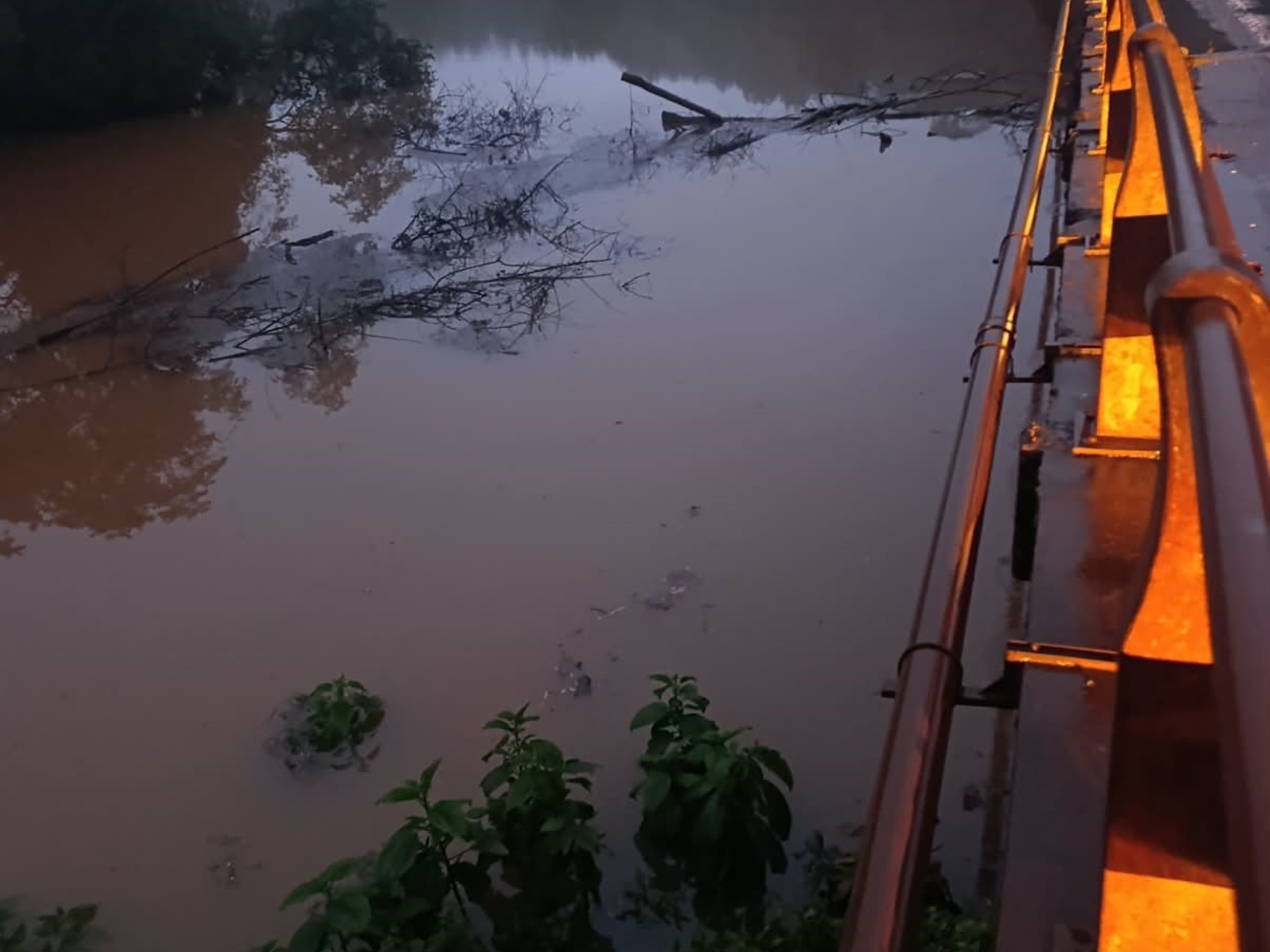 Las intensas lluvias obligaron a cortar puentes en Misiones y tres ciudades quedaron aisladas